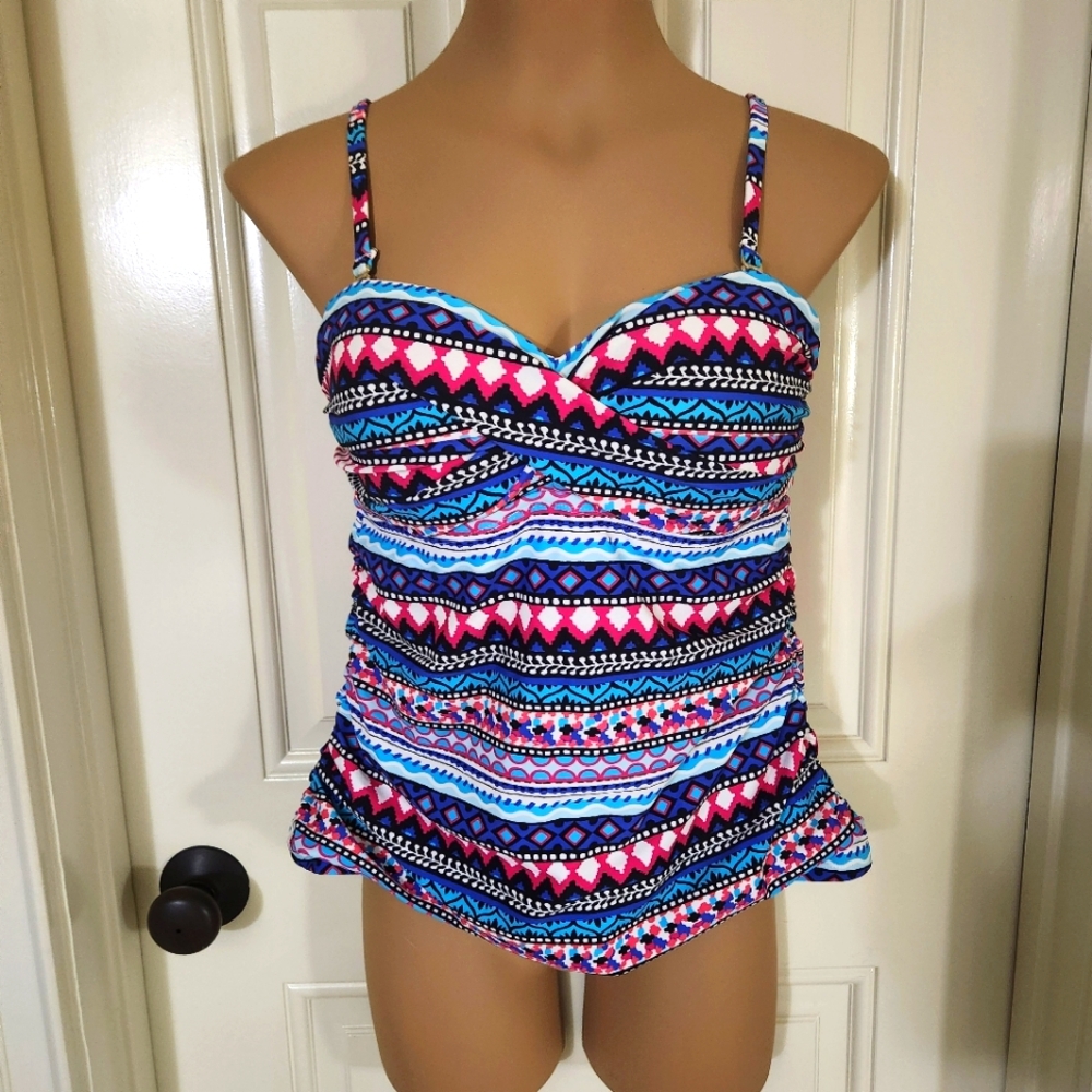 Tankini swim top.  Size Medium...like new.